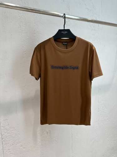 新品 顶级洋行渠道货，2025春夏新款，纯正血统品质，高端王牌系列！高性能舒适面料！！Zeg*A男士商务休闲双面丝光圆领短袖T恤。品相与面料工艺都极为拔尖的一款