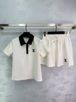 celin* 25春夏新品套装套裙 撞色拼接翻领短袖Polo衫短裙的组合 原版开发！高版出品！学院风Polo领口 定制凯旋门字母五金 胸口跟裙摆均以字母Logo