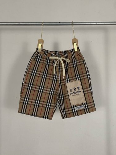 burberry 巴宝莉经典格子缝制图案条纹短裤 巴宝莉短裤里面最爆的单品！ 原版 %聚酯纤维斜纹面料，干爽透气又比真丝更加实用耐穿完美不可多得一款经典卡其格子