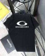 Balenciaga巴黎世家新款经典款字母Logo印花短袖圆领T恤 采用特定重磅32S精棉平纹针织面料，300克重；搭配32S+70D拉架螺纹，300G：95