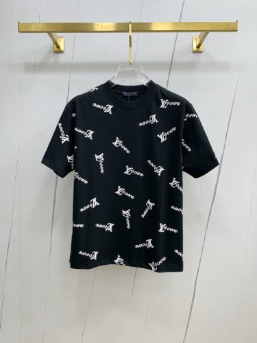 sslv纯棉最新面料经典标识图案Logo时尚简约潮流短袖，最顶级的品质专柜原单短袖，顶级制作工艺进口面料，专柜款独特设计，采用进口高端订制面料。官网在售！面料版