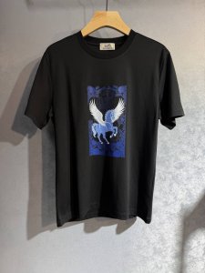 Hermes 爱马仕 25Ss新款春夏短袖 最高版本客供定制高端丝光棉面料 简单时尚款 配色超级好看 经典Logo的设计 608简单大方的款式 满满的高级感 四