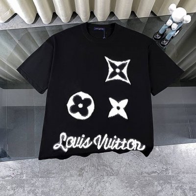 louis Vuitton 路易威登Lv 2025新款经典老花字母高级喷绘印花短袖圆领T恤 面料采用320G %纯棉双纱面料 同缸定染特种加粗32支双股1X1螺