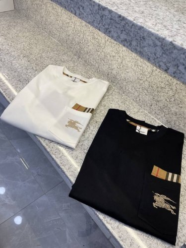 bbr博格丽25 Ss新品春夏首发专柜 最新款短袖圆领T恤高端订制 设计前卫时尚！品牌Logo重工艺设计高端定制欧棉180克面料手感柔软.穿着舒适.专柜级别精致