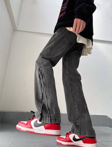 特价 只有黑色 不退不换 巴黎世家水洗拉链牛仔裤 Balenciaga巴黎世家复古直筒拉链牛仔裤 男女同款 经典可乐Logo 柜子新款 复古水洗直筒设计 满满立