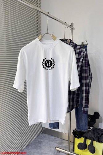 J827 Lulululemon 新款字母印花双层重工短袖T桖 字母图案不管是T桖还是卫衣都是每年的爆款单品 前幅大面积印花采用大康丽数码印花机直喷 成本极高