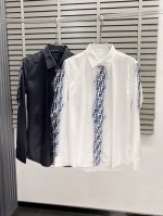 fendi芬迪独家专供新款男士休闲衬衫 高端定制 高端版本 时尚百搭爆款进口面料 手感超柔软细腻 穿着亲肤舒适 高端精品 代工厂P精细做工 上身非常赞 男士必备