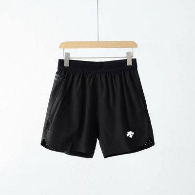 上新 [官方旗舰店夏季短裤.原标吊牌专柜热销款]Descente 迪桑特男士户外速干徒步短裤 官W在售，面料质感做工品相都相当完美，懂货的兄弟一眼就看的出...