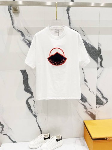隔天到 Moncler 蒙口 260克圆领短袖T恤 经典拼接贴布大标刺绣字母Logo 官方同步 高版本 高品质 时尚个性 百搭潮流 纯原品质 原版面料 吊牌 领