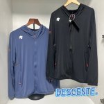 descente迪桑特户外休闲运动轻薄冰丝防晒皮肤衣 男女同款 户外通勤的良好选择，轻薄便捷！ 针对跑步运动休闲设计,弹性透气面料提供运动，舒展性与透气性, 可