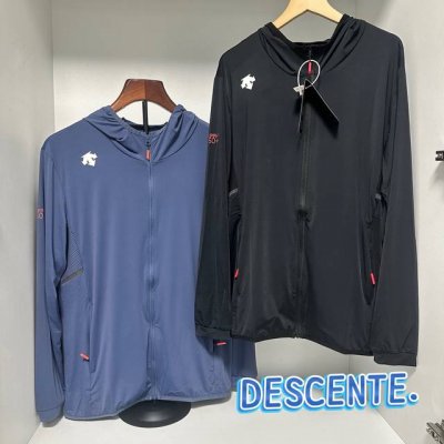 descente迪桑特户外休闲运动轻薄冰丝防晒皮肤衣 男女同款 户外通勤的良好选择，轻薄便捷！ 针对跑步运动休闲设计,弹性透气面料提供运动，舒展性与透气性, 可