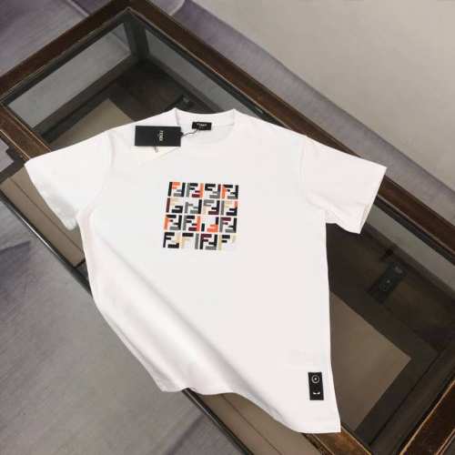 fendi 芬迪 2025春夏新款上市 纯棉短袖T恤！270克定制棉，面料柔软舒适，全新设计灵感，极具时尚代表性！精致刺绣Logo工艺！手感舒适透气！极为时尚耐