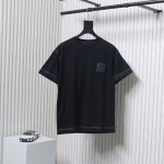 p200 Givenchy/纪梵希Gvc 胸口4G明线刺绣短袖T恤 采用100%棉质面料，柔软透气，让你在夏日里尽享舒适。 胸前4G刺绣牛皮贴布绣花，整件衣服搭