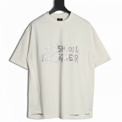 balenciaga 巴黎世家 闪粉英文图案短袖T恤 采用多层印花工艺 凹凸字母 细节无法挑剔，极具档次感与奢华辨识度！三标齐全 版型属于休闲宽松小落肩的版型裁