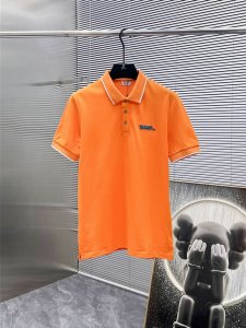 迪奥 Dior 2025Ss夏季新款 翻领短袖T恤 polo衫 高端版本 专柜定制面料 透气舒适度高 细节无可挑剔 品牌元素设计理念 体现高品质 手感细腻柔软