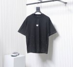 prada 25Ss三角标前幅星空烫珠短袖 Os版型真的很迷人 普家也真的是绝绝子每一季新品版型都做到极致实穿度很高，随意搭都Nice 100%棉采用32支双纱