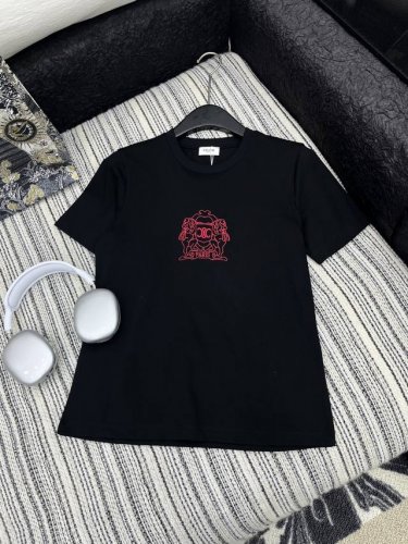 爆款现货 原单品质 Celi*｜25限定系列新品刺绣字母短袖T恤 精致常规版型上身巨显瘦！ 定制最新刺绣 低调奢华！ 时髦精必备单品解锁所有穿搭！ 认准我家品质