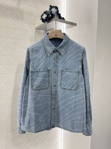 Chane*2025新品上架 激光珍珠链条牛仔衬衫 定制Yb斜纹全棉牛仔材质 酵素水洗工艺 成衣不易掉色串色 牛仔衬衫版型 搭配对称口袋 复古又时尚 通体点缀激