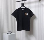 Burberry 巴宝莉 经典刺绣战马Logo短袖 采用50S双股全丝光棉、配32S,2×2螺纹；搭配定织格纹面料、含97%绵、3%氨纶；面料、螺纹统一选用精梳