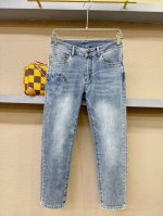 p250 Chrome Hearts 克罗心 原单牛仔裤 2025新款，原版牛仔裤 原版重工打造，品牌经典Logo设计，三标齐全！原版五金辅料。专柜定制牛仔面料