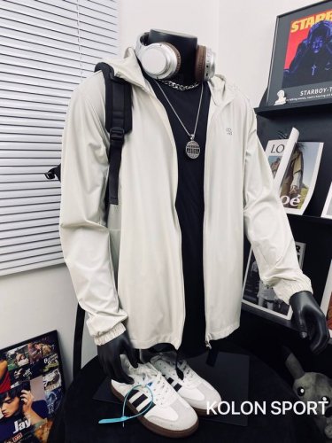 kolon Sport可隆爆款清凉连帽防晒外套男女同款 高品质顶级版本，区别市场通款，掌柜严选 公司贸易渠道！穿在身上没有感觉，好像和身体融为一体，超 轻薄透气