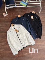 200包邮 颜色：黑色 藏青 白色 on昂跑 Weather Jacket Insulated 男款轻量压胶工艺跑步夹克防晒服 线上2000+ 超级亮点！前后重