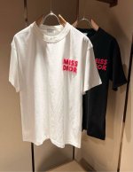 Dio*迪家 2025春夏新款男女同款短袖T恤，专柜同步发售！定制专属260克纯棉面料，定制原版工艺螺纹，胸前Logo图案贴布刺绣工艺设计！简约大方，从容百搭，