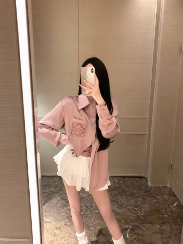 牙签绣口袋衬衣 我宣布这件白讨衫是我心中的白月光 滑溜溜冰冰凉凉的 舒适防晒并存