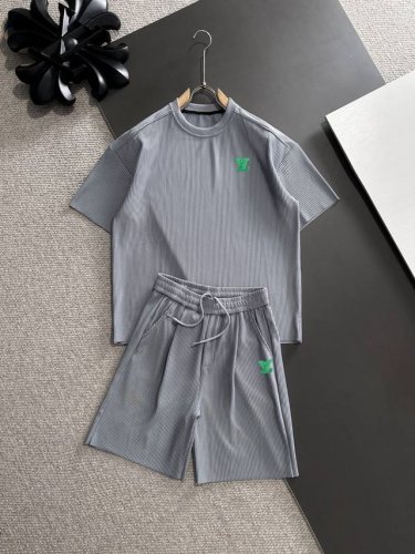隔天出货 Louis Vuitton 路易威登 高品质 2025春夏新款休闲重工套装 独家Yb开发 高版出品 外单客供进口定制面料 透气舒适度高 细节无可挑剔