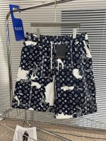 高品质 品名：Lv-25Ss 夏新款泼墨扎染印花腰花果牛仔休闲宽松阔腿抽绳松紧短裤 款式：宽松 颜色： 图片色 尺码M-L-Xl 腰围 臀围 裤长 M 70 1