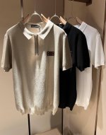 Dolce&Gabba*A 杜嘉*纳2025春夏新款短袖针织衫，专柜同步发售！定制专属纯棉面料，胸前皮革Logo设计！简约大方，从容百搭，档次极高，完美融入时尚