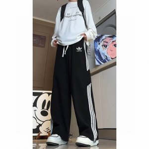 Adidas 阿迪达斯&Balenciage 巴黎世家联名拼接牛仔裤， 男女同款 海外限量款纯色工装牛仔裤，25Aw巴黎世家最新款，简约大方日常通勤首选，辨识度