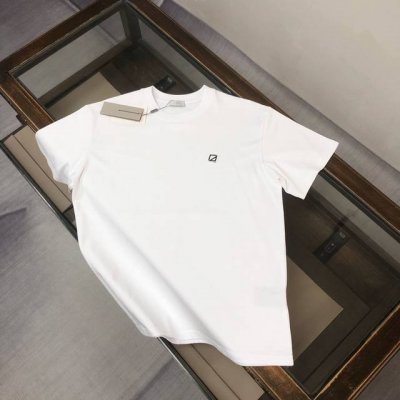 adior 迪奥 2025春夏最新款短袖T恤，男女同款定制专属纯棉面料，定制原版工艺螺纹，胸前定制Logo图案设计！简约大方，从容百搭，档次极高，完美融入时尚还