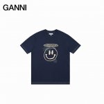 ganni25Ss 笑脸撞色线印花短袖T恤 如果你还不认识来自哥本哈根的Ganni 那真的要告诉你 这个牌子穿过的明星实在是太多了 韩潮顶流加持和她独具特色的笑