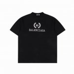 Balenciaga巴黎世家 麦穗印花圆领短袖T恤 面料：240克双纱高密度纯棉面料 - 工艺: 整件衣服采用精密压花工艺 - 男女同款均可驾驭 - 尺码： M