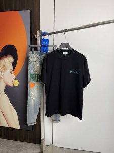 迪奥2025夏季新品短袖T恤 一比一原版印花刺绣.三标齐 简约百搭款 纯棉面料.穿着透气舒适 黑白两色 微阔版型.男女同款 码数 S-Xxl