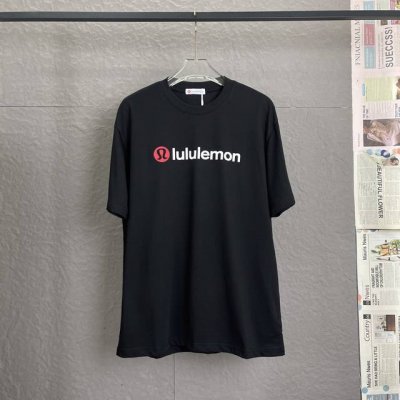 B35 2025Ss字母标识限定压胶立体短袖男女款 露露Lulu 今年太好看 难以形容对它的喜爱 既有高级感又兼顾舒适度 按头安利 立体凸起Logo很高级一点儿
