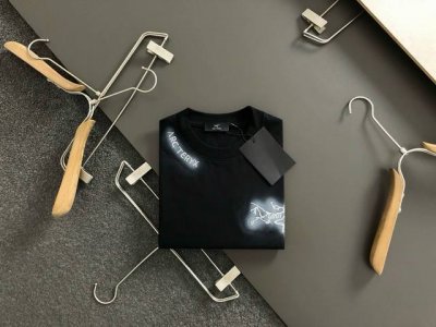 szn*微宽版型S-Xl 25早春最新领口字母刺绣融合后幅圆形Logo重磅短袖，高端品质专柜原单圆领援助，顶级制作工艺进口面料，专柜款独特设计，采用进口高端订制