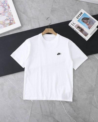 90 2025新款Nike耐克基础款刺绣小标休闲情侣短袖T恤， 超高版本走量款280克双纱纯棉 走量放心推 轻奢高级，上身效果，绝绝子，采用280克纯棉双纱面料