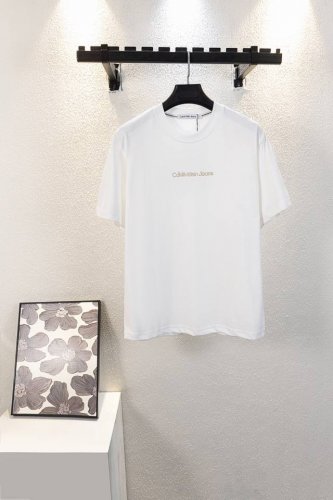 顶级版本 款号:N15 品名：Calvin Kleinck 男女情侣休闲圆领短袖T恤，印花+刺绣一体的工艺，成本增加耗时耗力。 260G高克重莱卡面料质感非常细
