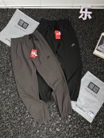 Nike耐克户外运动休闲时尚百搭透气速干吸湿排汗轻盈舒适束脚运动长裤 男女同款 在山野徒步时被闷热长裤困住步伐？Nike这款束脚运动长裤，专为热爱户外的你而生！