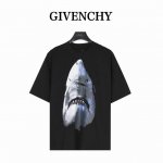 本地自取170（支持放店） givenchy/纪梵希 经典鲨鱼印花短袖T恤 被称为法国时装界的绅士的Givenchy的风格所在 1952年纪梵希这个品牌在法国正