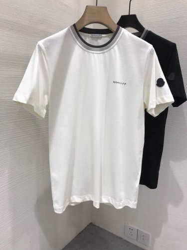 新品 Mon家族男士时装款圆领短袖T恤，顶级贸易公司货，纯正血统品质，25年春夏新品，超火爆人气单品！高级限量单品！ 极符合M家美学基调的一款T恤，造型设计画风