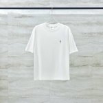 Ami paris 新款24Ss圣诞胶囊系列招牌小爱心银丝线重工刺绣圆领短袖T恤 男女同款 240 克纯棉双纱手感柔软舒适 颜色：黑色 白色 码数：S-Xl