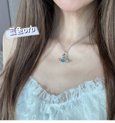 Vivienne Westwood西太后Giant Orb蓝色立体星球项链 你敢相信这就是一条银河吗！蓝色渐变钻土星真的不要太美腻！与虞书欣是同款哦！超级减龄百