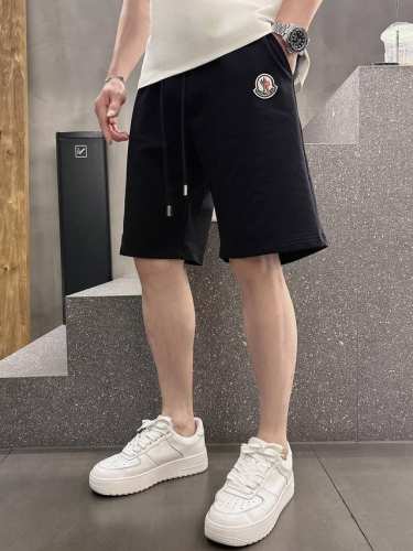 蒙口 Moncler 25Ss春夏季新品男士休闲短裤 专柜同步有售 高端简洁时尚大方休闲裤 ，进口原版面料，上身舒适透气，顶级工艺图案，腰围工艺围接，档次极高，