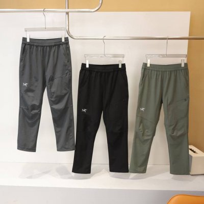 140 Arc'teryx 始祖鸟 休闲裤男士潮牌长裤春秋款。版型适中，面料柔软，防刮耐磨，防风透气，休闲百搭，高弹垂感，顺滑柔软，冰爽透气。 Arc'tery