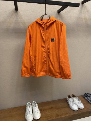 lv防风系列，原版定织暗纹提花面料 非全涤薄羽绒面料，非市面各种垃圾完全不对版面料，非布行忽悠版本面料 1:真正定织的暗纹提花微弹科技面料，100%对版，厚度一