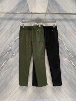 25春夏新品休闲运动新风尚Kit金属Logo点缀长裤细节在休闲与运动的界限日益模糊的今天，Kit品牌全新推出的休闲运动薄款直筒金属Logo点缀长裤，为时尚界注入