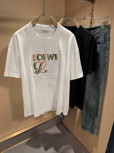 Loe*We罗*威 2025春夏新款男女同款短袖T恤，意大利原厂订单渠道，极具个性高级风，标志Logo图案刺绣工艺设计！情侣款纯棉短袖T恤！！最新时尚潮流人气产